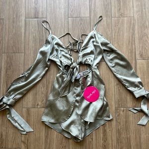 TIGER MIST Sage Satin romper